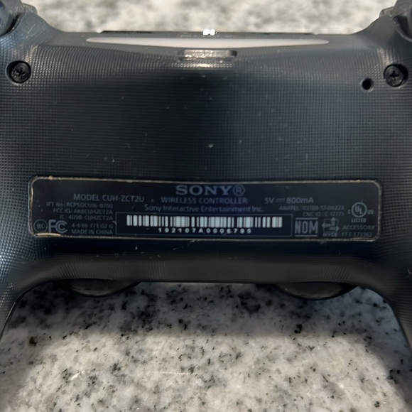 PlayStation controller. - Picture 3 of 3